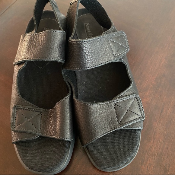 Cloudsteppers by Clarks Shoes - Clarks Cloudsteppers Black Leather Sandals‎